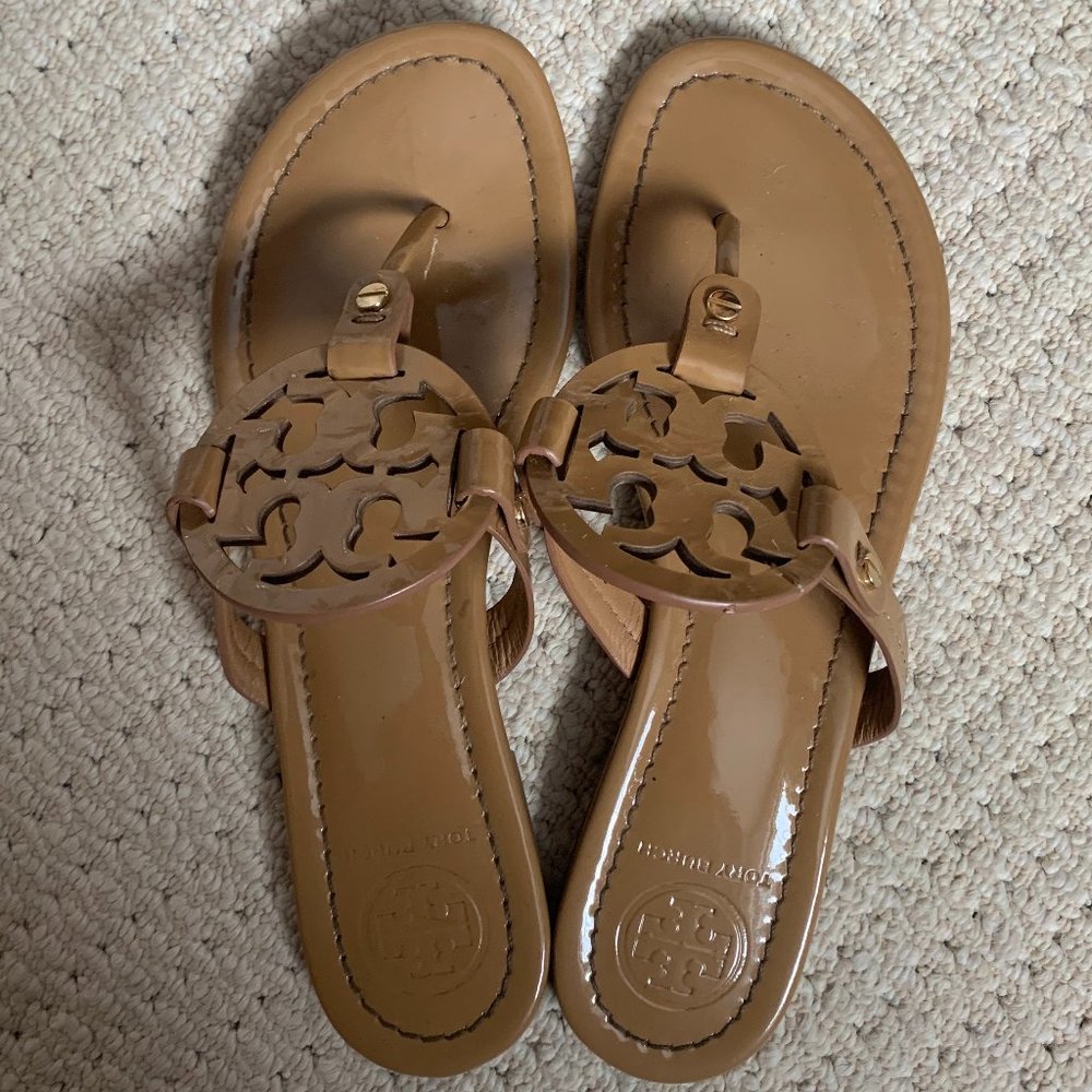 Tory Burch Miller Logo Patent Flat Thong Sandals 8